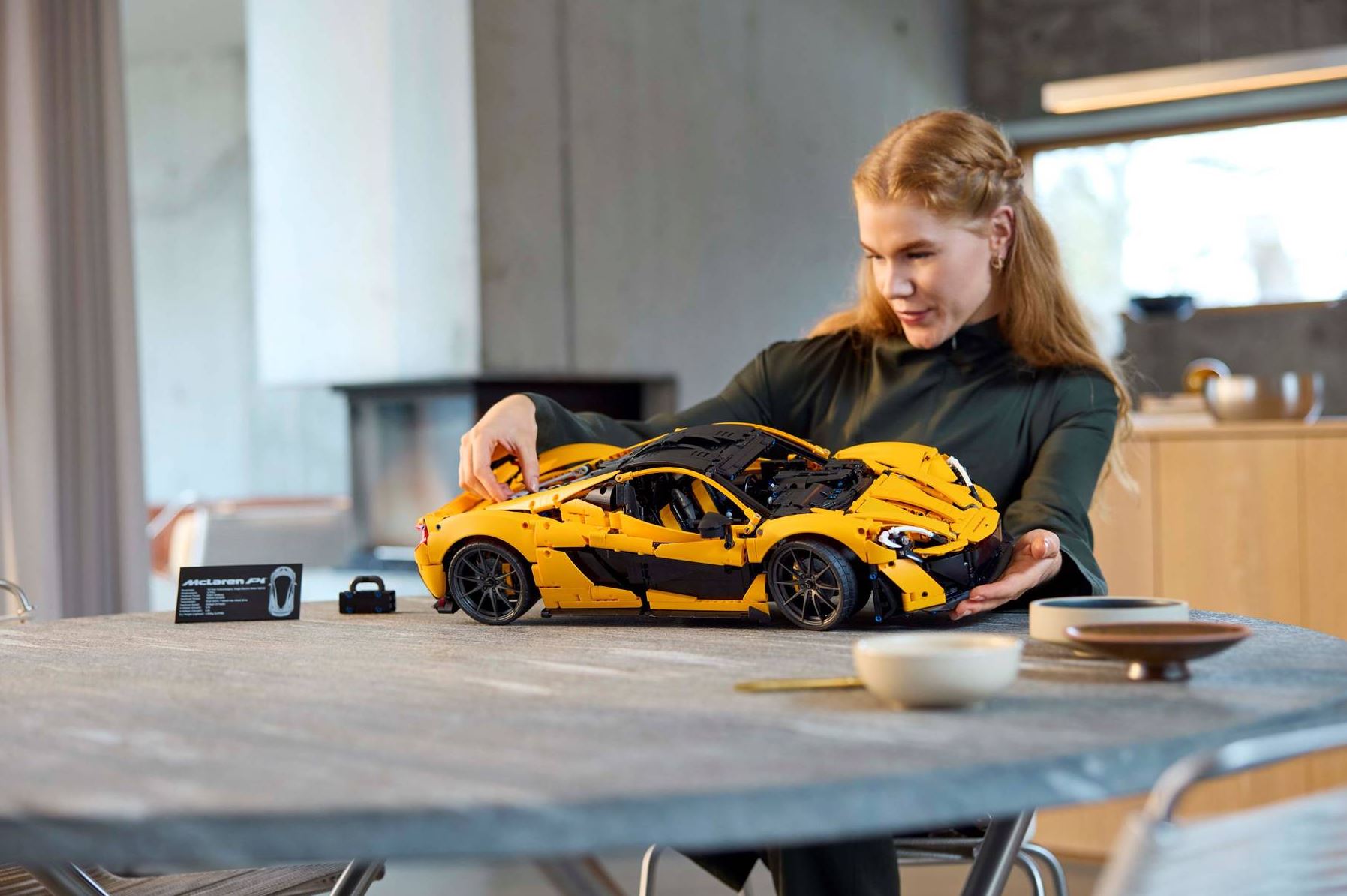 Verhuur LEGO® (42172) McLaren P1™